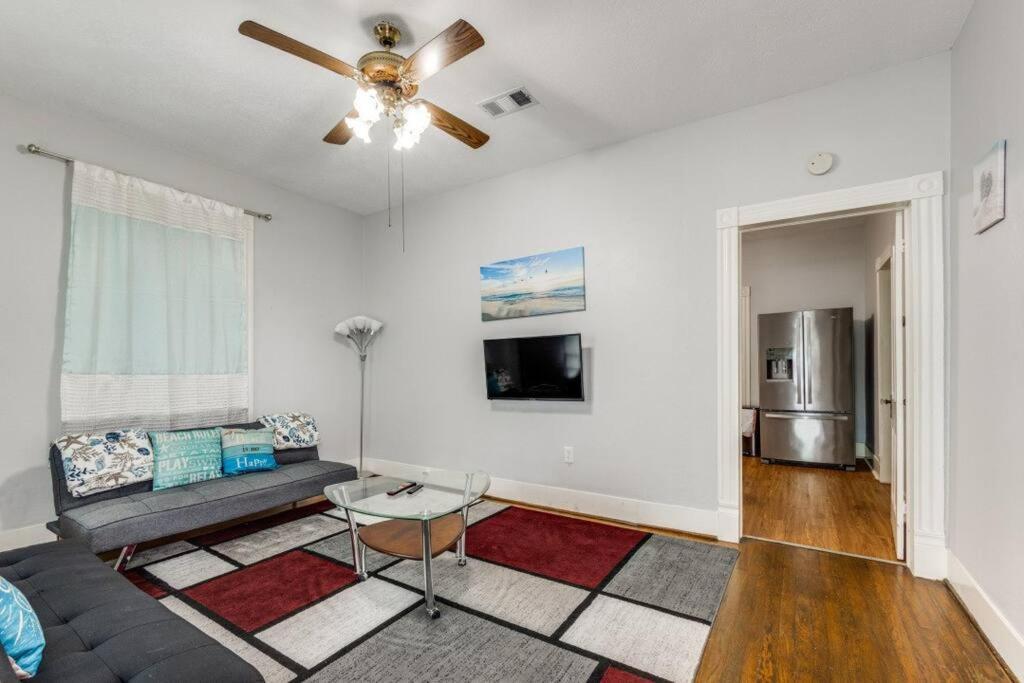 Cozy Sea Breeze Bungalow - 2 Mins To The Beach Galveston Exterior photo